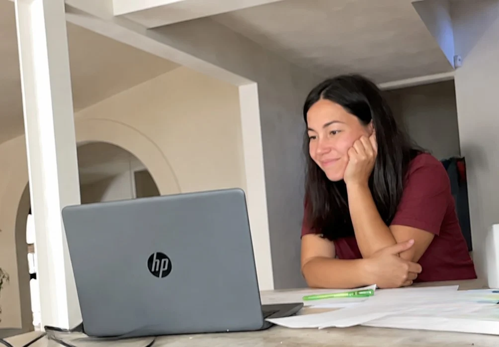 Esther Alonso durante una consulta online de nutrición